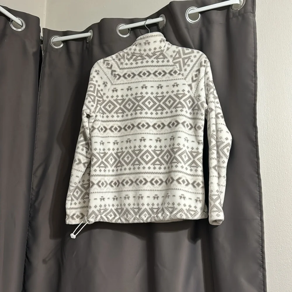 It is an Eddie Bauer pull over - Picture 2 of 2